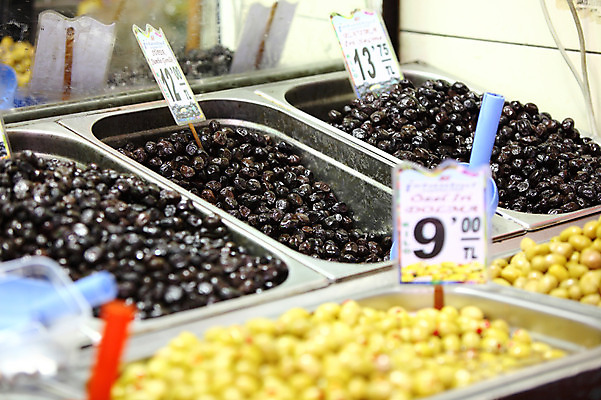 포토 JPG 해외풍경 해외 음식 외국문화 식재료 재료 중동 이스탄불 종류 사람없음 아웃포커스 판매 상점 전시 다양 시장 향신료 가격표 터키문화 향료 재래시장 이집션바자르 향료시장 튀르키예 국내포토 동양문화 나라 아시아 문화 다수 촬영기법 풍경 향기 냄새 향미료 파일형식