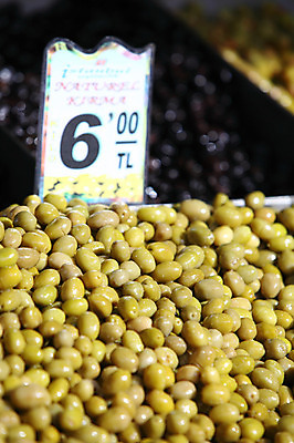 포토 JPG 해외풍경 해외 음식 외국문화 식재료 재료 중동 이스탄불 사람없음 아웃포커스 판매 상점 전시 시장 낟알 향신료 가격표 터키문화 향료 재래시장 이집션바자르 향료시장 튀르키예 국내포토 동양문화 나라 아시아 문화 촬영기법 풍경 향기 냄새 향미료 파일형식