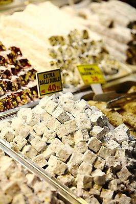 포토 JPG 해외풍경 해외 음식 외국문화 식재료 재료 중동 이스탄불 종류 사람없음 아웃포커스 판매 상점 전시 다양 시장 향신료 가격표 터키문화 향료 재래시장 이집션바자르 향료시장 튀르키예 국내포토 동양문화 나라 아시아 문화 다수 촬영기법 풍경 향기 냄새 향미료 파일형식