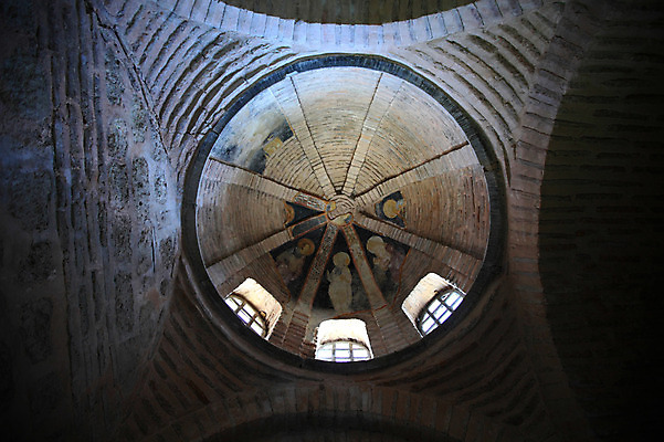 포토 JPG 해외풍경 해외 건축물 건축 로우앵글 고건축 중동 창문 해외건축 서양건축 종교건축 종교시설 이스탄불 실내 미술 풍경 사람없음 내부 건물 빈티지 사찰 사원 이슬람교 벗겨짐 벽화 천장 그림 박물관 모스크 이슬람건축 성화 카리예박물관 튀르키예 국내포토 나라 아시아 종교 뷰포인트 컨셉 비즈니스 모션 문화예술 시설 파일형식