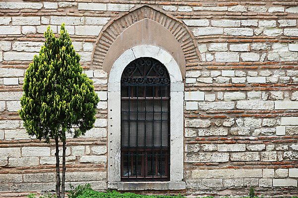포토 JPG 주간 나무 식물 해외풍경 해외 건축물 건축 벽 외국문화 유적 중동 건축양식 창문 해외건축 서양건축 유적지 이스탄불 석조 외벽 풍경 사람없음 야외 건물 궁전 문화재 돌_바위 아치 터키문화 창살 토프카프궁전 튀르키예 국내포토 자연요소 동양문화 전통 나라 아시아 문화 고건축 파일형식