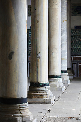 포토 JPG 주간 해외풍경 해외 건축물 건축 외국문화 고건축 유적 중동 건축양식 해외건축 서양건축 유적지 이스탄불 석조 사람없음 야외 건물 관광지 궁전 원근감 문화재 돌_바위 기둥 터키문화 토프카프궁전 튀르키예 국내포토 자연요소 동양문화 전통 나라 아시아 문화 뷰포인트 여행 풍경 파일형식