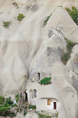 포토 JPG 주간 해외풍경 해외 유적 중동 유적지 자연 카파도키아 국립공원 풍경 초원 사람없음 야외 골짜기 세계문화유산 암석 돌_바위 바위 동굴 기암괴석 고대도시 괴레메 동굴집 바위동굴 튀르키예 국내포토 자연요소 전통 공원 나라 아시아 고건축 고대문명 문화재 바위_돌 생태계 파일형식