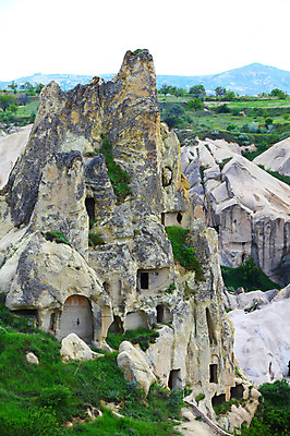 포토 JPG 주간 해외풍경 해외 유적 중동 유적지 자연 바위산 산 카파도키아 국립공원 풍경 초원 사람없음 야외 골짜기 세계문화유산 암석 바위 동굴 기암괴석 고대도시 괴레메 동굴집 바위동굴 튀르키예 국내포토 자연요소 전통 공원 나라 아시아 고건축 고대문명 문화재 돌 바위_돌 돌산 생태계 파일형식