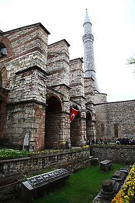 포토 JPG 주간 해외풍경 해외 건축물 건축 고건축 중동 건축양식 해외건축 서양건축 종교건축 종교시설 이스탄불 풍경 여러명 야외 건물 관광지 성당 교회 여행객 탑 깃발 기둥 사찰 사원 국기 박물관 모스크 이슬람건축 아야소피아 첨탑 터키국기 튀르키예 국내포토 자연요소 나라 아시아 종교 여행 다수 비즈니스 사람 이슬람교 시설 파일형식