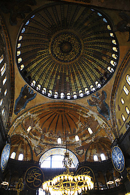 포토 JPG 해외풍경 해외 문양 건축물 건축 로우앵글 고건축 무늬 중동 건축양식 창문 해외건축 서양건축 종교건축 종교시설 조명 이스탄불 실내 풍경 사람없음 내부 건물 관광지 성당 교회 기둥 사찰 사원 천장 그림 아치 박물관 모스크 이슬람건축 샹들리에 아야소피아 성화 튀르키예 국내포토 나라 아시아 종교 뷰포인트 여행 비즈니스 이슬람교 시설 파일형식