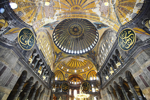 포토 JPG 해외풍경 해외 문양 건축물 건축 로우앵글 고건축 무늬 중동 건축양식 해외건축 서양건축 종교건축 종교시설 조명 이스탄불 실내 사람없음 내부 건물 관광지 성당 교회 기둥 사찰 사원 천장 그림 아치 박물관 모스크 이슬람건축 샹들리에 아야소피아 성화 튀르키예 국내포토 나라 아시아 종교 뷰포인트 여행 비즈니스 풍경 이슬람교 시설 파일형식