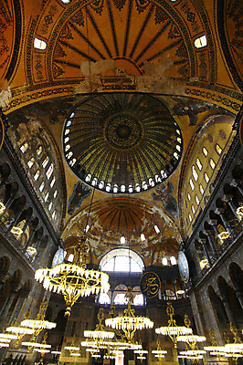 포토 JPG 해외풍경 해외 문양 건축물 건축 로우앵글 고건축 무늬 중동 건축양식 해외건축 서양건축 종교건축 종교시설 조명 이스탄불 실내 사람없음 내부 건물 관광지 성당 교회 기둥 사찰 사원 천장 아치 박물관 모스크 이슬람건축 샹들리에 아야소피아 튀르키예 국내포토 나라 아시아 종교 뷰포인트 여행 풍경 이슬람교 시설 파일형식