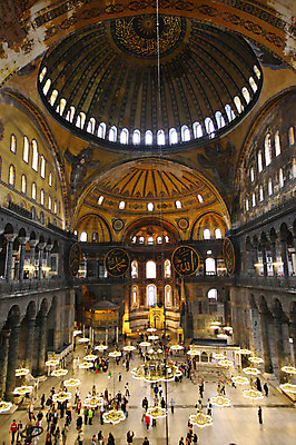 포토 JPG 해외풍경 해외 건축물 건축 고건축 중동 건축양식 해외건축 서양건축 종교건축 종교시설 조명 이스탄불 실내 여러명 내부 건물 관광지 성당 교회 여행객 기둥 사찰 사원 군중 아치 박물관 모스크 이슬람건축 샹들리에 아야소피아 튀르키예 국내포토 나라 아시아 종교 여행 다수 비즈니스 사람 풍경 이슬람교 시설 파일형식