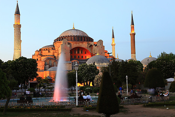 포토 JPG 주간 나무 식물 해외풍경 해외 건축물 공원 건축 고건축 벤치 의자 중동 건축양식 해외건축 서양건축 종교건축 종교시설 조명 이스탄불 사람 풍경 여러명 야외 건물 빛 성당 교회 사찰 사원 분수 박물관 모스크 분수대 이슬람건축 아야소피아 튀르키예 국내포토 자연요소 공공시설 나라 아시아 종교 가구 다수 이슬람교 시설 파일형식