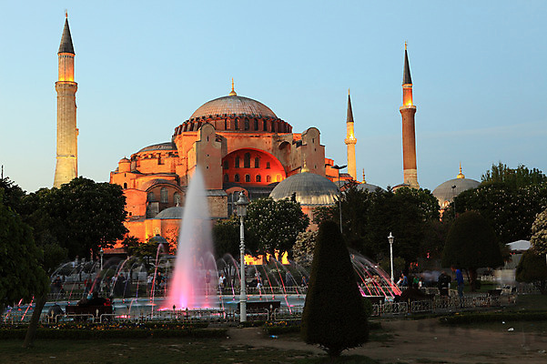 포토 JPG 주간 나무 식물 해외풍경 해외 건축물 공원 건축 고건축 벤치 의자 중동 건축양식 해외건축 서양건축 종교건축 종교시설 조명 이스탄불 사람 풍경 여러명 야외 건물 빛 성당 교회 사찰 사원 분수 박물관 모스크 분수대 이슬람건축 아야소피아 튀르키예 국내포토 자연요소 공공시설 나라 아시아 종교 가구 다수 이슬람교 시설 파일형식