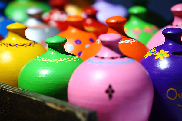 포토 JPG 주간 전통 해외풍경 해외 외국문화 중동 이스탄불 풍경 근접촬영 사람없음 야외 아웃포커스 컬러풀 판매 상점 전시 항아리 공예품 전통공예 기념품 터키문화 튀르키예 국내포토 자연요소 동양문화 나라 아시아 문화 뷰포인트 컬러 촬영기법 도자기 공예 오브젝트 파일형식