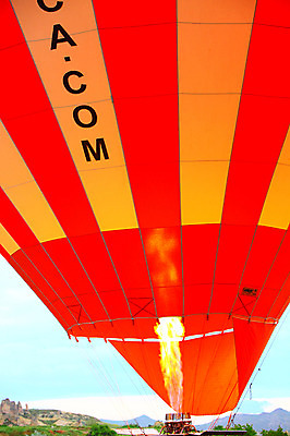 포토 JPG 주간 해외풍경 해외 여행 중동 불 레저 불꽃 카파도키아 근접촬영 사람없음 야외 레포츠 열기구 비행 애드벌룬 연료 풍선 튀르키예 국내포토 자연요소 나라 아시아 뷰포인트 항공교통 풍경 파일형식