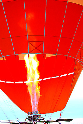 포토 JPG 주간 해외풍경 해외 여행 중동 불 레저 불꽃 카파도키아 근접촬영 사람없음 야외 레포츠 열기구 비행 애드벌룬 연료 풍선 튀르키예 국내포토 자연요소 나라 아시아 뷰포인트 항공교통 풍경 파일형식