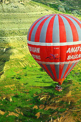 포토 JPG 주간 해외풍경 해외 여행 중동 자연 레저 카파도키아 풍경 초원 야외 레포츠 열기구 비행 언덕 애드벌룬 풍선 튀르키예 국내포토 자연요소 나라 아시아 항공교통 생태계 파일형식