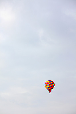 포토 JPG 주간 구름 해외풍경 해외 여행 중동 자연 하늘 레저 카파도키아 풍경 사람없음 야외 레포츠 열기구 비행 애드벌룬 풍선 튀르키예 국내포토 자연요소 나라 아시아 항공교통 생태계 파일형식