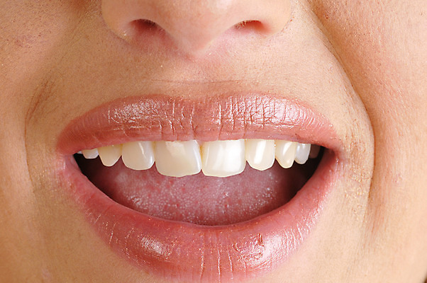 포토 JPG 얼굴 신체 입모양 실내 입벌림 미소 웃음 사람 근접촬영 신체부위 입 입술 국내포토 모양 뷰포인트 표정 내부 파일형식