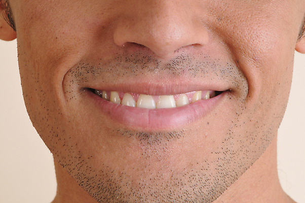 포토 JPG 서양인 외국인 라이프스타일 남자 맨라이프 신체 수염 실내 한명 미소 웃음 사람 근접촬영 성인 라이프 신체부위 30대 입 치아 입술 코 남자만 남자한명만 성인남자만 성인한명만 성인남자한명만 장년만 장년남자만 장년남자한명만 성인만 국내포토 1 뷰포인트 표정 인종 내부 생활 장년 소화기관 파일형식