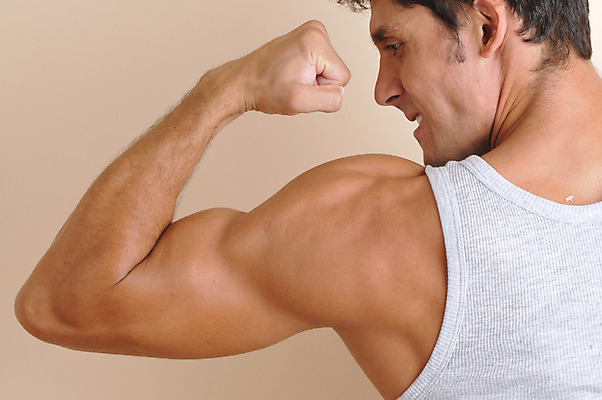 포토 JPG 서양인 외국인 라이프스타일 남자 맨라이프 포즈 러닝셔츠 신체 근육 실내 한명 사람 상반신 성인 라이프 신체부위 30대 민소매 손들기 등 팔 팔근육 등근육 이두 남자만 남자한명만 성인남자만 성인한명만 성인남자한명만 장년만 장년남자만 장년남자한명만 성인만 국내포토 1 셔츠 상의 모션 인종 내부 생활 장년 파일형식