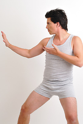 포토 JPG 서양인 외국인 라이프스타일 남자 맨라이프 포즈 실내 한명 사람 손짓 20대 성인 라이프 무도 호신술 남자만 남자한명만 성인남자만 청년만 청년남자만 청년남자한명만 성인한명만 성인남자한명만 성인만 국내포토 1 스포츠 모션 인종 청년 내부 생활 파일형식