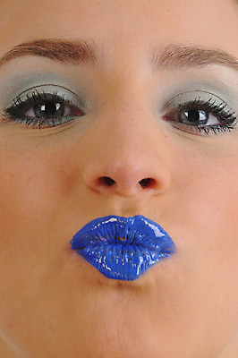 포토 JPG 서양인 외국인 모델 우먼라이프 라이프스타일 여자 입모양 키스 실내 한명 사람 근접촬영 20대 성인 라이프 화장 입술 여자만 여자한명만 성인여자만 청년만 청년여자만 성인한명만 청년여자한명만 성인여자한명만 성인만 국내포토 모양 1 뷰포인트 인종 청년 내부 생활 신체부위 뷰티 입 애정표현 파일형식