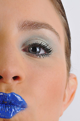 포토 JPG 서양인 외국인 모델 우먼라이프 라이프스타일 여자 입모양 키스 실내 한명 사람 근접촬영 20대 성인 라이프 화장 입술 반쪽 반 여자만 여자한명만 성인여자만 청년만 청년여자만 성인한명만 청년여자한명만 성인여자한명만 성인만 국내포토 모양 1 뷰포인트 인종 청년 내부 생활 신체부위 뷰티 입 애정표현 파일형식