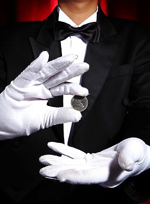 포토 JPG 스튜디오촬영 손 잡화 남자 장갑 돈 신체 실내 한명 손짓 성인 신체부위 동전 마술 마술사 커튼 오백원 마술사복장 흰장갑 성인만 국내포토 1 옷 모션 사람 내부 재산 파일형식