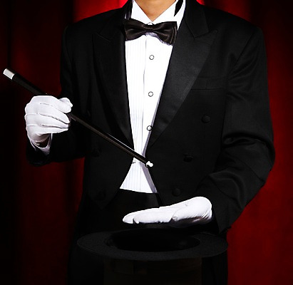 포토 JPG 스튜디오촬영 손 잡화 남자 장갑 신체 나비넥타이 실내 한명 손짓 성인 신체부위 마술 마술사 커튼 마술봉 마술도구 마술사모자 마술사복장 흰장갑 성인만 국내포토 모자_잡화 1 옷 모션 넥타이 사람 내부 도구 파일형식