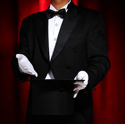 포토 JPG 스튜디오촬영 손 잡화 남자 장갑 신체 나비넥타이 실내 한명 손짓 성인 신체부위 마술 마술사 커튼 마술도구 마술사모자 마술사복장 흰장갑 성인만 국내포토 모자_잡화 1 옷 모션 넥타이 사람 내부 도구 파일형식