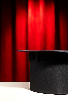 포토 JPG 스튜디오촬영 모자 잡화 탁자 실내 사람없음 놀이용품 마술 커튼 오브젝트 마술도구 마술사모자 국내포토 모자_잡화 가구 내부 도구 파일형식