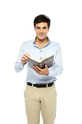 포토 JPG 스튜디오촬영 서양인 외국인 해외기획촬영 직업 해외 2011년태국 남자 기독교 종교 포즈 종교용품 모션 기독교용품 실내 한명 서기 미소 웃음 들기 누끼 사람 20대 성인 앞모습 성경 기독교인 종교인 신도 선교사 선교 설교 선교활동 남자만 남자한명만 성인남자만 청년만 청년남자만 청년남자한명만 성인한명만 성인남자한명만 성인만 국내포토 1 뷰포인트 표정 인종 청년 내부 파일형식