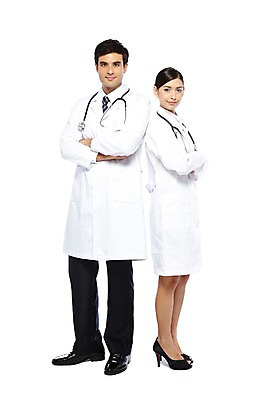 포토 JPG 스튜디오촬영 전신 서양인 외국인 해외기획촬영 직업 해외 여자 2011년태국 남자 포즈 청진기 의료기기 실내 서기 웃음 누끼 사람 20대 성인 두명 치료 팔짱 진료 의사 의료용품 가운 의사가운 청년만 성인만 국내포토 옷 의학 모션 표정 인종 청년 내부 의료진 파일형식