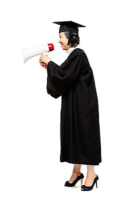 포토 JPG 스튜디오촬영 전신 모델 라이프스타일 여자 노년 할머니 포즈 학사모 졸업 성공 졸업식 안내 실내 말하기 한명 서기 미소 웃음 들기 누끼 사람 동양인 라이프 옆모습 실버라이프 노후 확성기 기쁨 한국인 축하 가운 졸업가운 메시지 실버 결과 60대 알림 즐거움 노인대학 여자만 여자한명만 노인만 노인여자만 노인여자한명만 평생교육 소식_알림 국내포토 모자_잡화 1 옷 교육 감정 뷰포인트 컨셉 모션 표정 인종 성인 내부 생활 대학교 성인만 파일형식