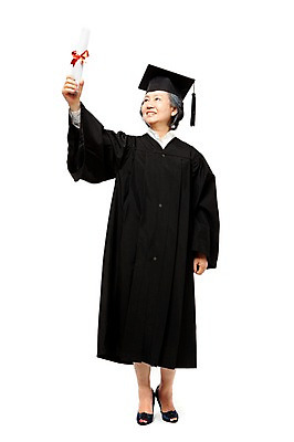 포토 JPG 스튜디오촬영 전신 모델 라이프스타일 응시 여자 노년 리본 종이 할머니 포즈 학사모 졸업 성공 졸업식 실내 한명 서기 미소 웃음 들기 누끼 사람 동양인 라이프 앞모습 실버라이프 노후 손들기 기쁨 한국인 축하 가운 졸업가운 실버 결과 60대 졸업장 즐거움 문서 노인대학 여자만 여자한명만 노인만 노인여자만 노인여자한명만 평생교육 국내포토 모자_잡화 1 시선 옷 교육 감정 뷰포인트 컨셉 모션 표정 인종 성인 내부 생활 대학교 성인만 파일형식