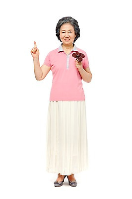 포토 JPG 스튜디오촬영 전신 모델 1 라이프스타일 여자 노년 할머니 포즈 재료 건조 실내 건강 한명 서기 미소 웃음 들기 누끼 사람 동양인 손짓 라이프 앞모습 실버라이프 노후 한개 건강관리 버섯 한의학 한국인 검지손가락 약재 한약재 실버 약초 60대 한약 영지 영지버섯 한가지 여자만 여자한명만 노인만 노인여자만 노인여자한명만 국내포토 뷰포인트 손가락 의학 모션 표정 관리 인종 성인 내부 생활 약 풀_식물 성인만 파일형식