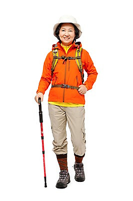 포토 JPG 스튜디오촬영 전신 모델 모자 라이프스타일 응시 여자 노년 할머니 여유 스포츠 포즈 가방 배낭 지팡이 레저용품 레저 실내 건강 한명 서기 미소 웃음 들기 누끼 사람 동양인 취미 라이프 앞모습 레포츠 실버라이프 노후 운동 걷기 건강관리 등산 트래킹 한국인 실버 60대 등산복 즐거움 등산용품 등산가방 등산모자 여자만 여자한명만 노인만 노인여자만 노인여자한명만 국내포토 모자_잡화 1 시선 잡화 옷 감정 뷰포인트 모션 표정 관리 인종 성인 내부 생활 레포츠용품 성인만 파일형식