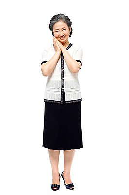 포토 JPG 스튜디오촬영 전신 모델 라이프스타일 여자 노년 할머니 포즈 실내 한명 서기 미소 웃음 누끼 사람 동양인 손짓 라이프 앞모습 실버라이프 노후 한국인 실버 60대 손모으기 여자만 여자한명만 노인만 노인여자만 노인여자한명만 국내포토 1 뷰포인트 모션 표정 인종 성인 내부 생활 성인만 파일형식