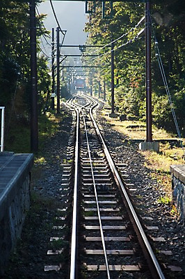 포토 JPG 주간 나무 식물 해외풍경 해외 시설물 아시아 도로 길 교통 교통시설 풍경 사람없음 야외 도시풍경 일본 기찻길 원근감 차도 전봇대 하코네 철도의날 국내포토 자연요소 건축물 공공시설 나라 뷰포인트 도시 시설 파일형식 법정기념일
