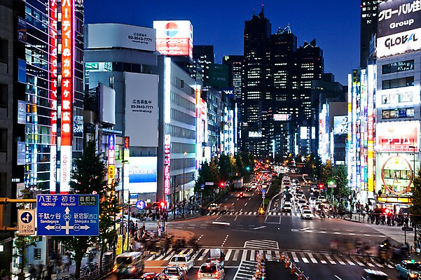 포토 JPG 해외풍경 해외 건축물 현대건축 건축 아시아 도로 길 교통 야경 자동차 조명 거리 거리풍경 사람 빌딩 여러명 야외 건물 빛 도시풍경 일본 고층빌딩 동경 도시 표지판 밤거리 보행자 횡단보도 도심 도쿄 저녁 교차로 도로표지판 신주쿠 국내포토 나라 육상교통 다수 교통시설 알림판 풍경 보행로 야간 파일형식 풍경_경치
