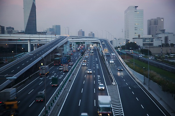 포토 JPG 주간 해외풍경 해외 건축물 아시아 도로 길 육상교통 교통 가로등 교통시설 자동차 풍경 빌딩 사람없음 야외 건물 도시풍경 일본 고층빌딩 원근감 차도 동경 도시 고가도로 도심 도쿄 오다이바 가교 국내포토 자연요소 공공시설 건축 나라 교통수단 뷰포인트 고속도로 시설 파일형식