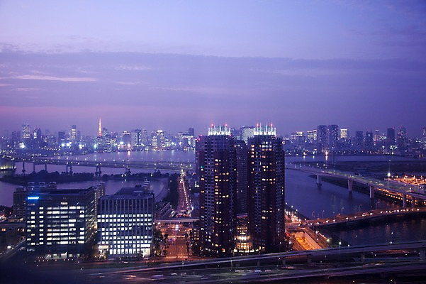 포토 JPG 구름 해외풍경 해외 시설물 건축물 아시아 바다 야경 하늘 조명 빌딩 사람없음 야외 건물 빛 도시풍경 탑 일본 고층빌딩 어둠 일몰 동경 도시 도심 도쿄 저녁 해안도시 오다이바 도쿄타워 해상도시 가교 국내포토 자연요소 건축 나라 풍경 노을 야간 파일형식 풍경_경치