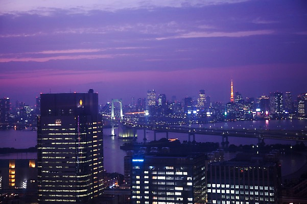 포토 JPG 구름 해외풍경 해외 시설물 건축물 아시아 바다 야경 하늘 조명 빌딩 사람없음 야외 건물 빛 도시풍경 탑 일본 고층빌딩 어둠 일몰 동경 도시 도심 도쿄 저녁 해안도시 오다이바 도쿄타워 해상도시 가교 국내포토 자연요소 건축 나라 풍경 노을 야간 파일형식 풍경_경치