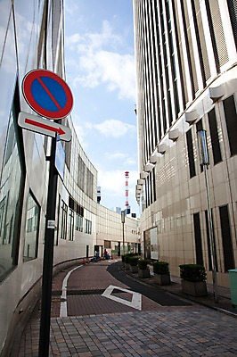 포토 JPG 주간 구름 해외풍경 해외 시설물 건축물 현대건축 아시아 하늘 거리 거리풍경 사람 풍경 야외 건물 도시풍경 일본 고층빌딩 원근감 동경 도시 표지판 보행자 도쿄 골목길 도로표지판 오다이바 국내포토 자연요소 건축 나라 도로 길 뷰포인트 알림판 빌딩 파일형식