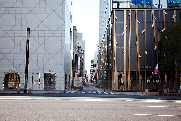 포토 JPG 주간 해외풍경 해외 건축물 현대건축 아시아 도로 길 자동차 거리 거리풍경 풍경 빌딩 사람없음 야외 건물 도시풍경 상점 일본 차도 동경 도시 횡단보도 도심 도쿄 골목길 교차로 백화점 오다이바 국내포토 자연요소 건축 나라 육상교통 교통시설 보행로 파일형식