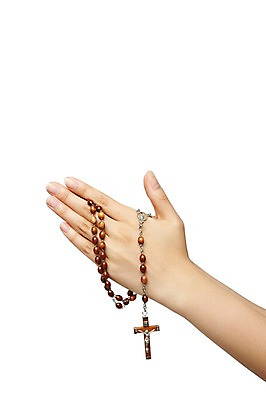 포토 JPG 스튜디오촬영 손 종교 십자가 종교용품 실내 누끼 신체부위 천주교 기도 오브젝트 천주교용품 묵주 국내포토 사람 내부 파일형식