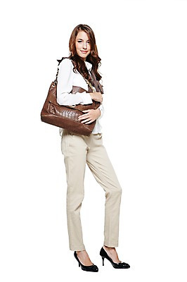 포토 JPG 스튜디오촬영 전신 서양인 외국인 백인 모델 해외기획촬영 우먼라이프 라이프스타일 긴머리 여자 2011년태국 패션 구두 포즈 가방 모션 실내 한명 서기 미소 웃음 들기 누끼 사람 20대 성인 라이프 스카프 가을 하이힐 매기 여자만 여자한명만 성인여자만 청년만 청년여자만 성인한명만 청년여자한명만 성인여자한명만 성인만 국내포토 1 헤어스타일 잡화 계절 신발 표정 인종 청년 내부 생활 목도리 여성화 파일형식