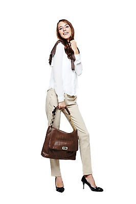 포토 JPG 스튜디오촬영 전신 서양인 외국인 백인 모델 해외기획촬영 우먼라이프 라이프스타일 긴머리 여자 2011년태국 패션 구두 포즈 가방 모션 실내 한명 서기 미소 웃음 들기 누끼 사람 20대 성인 라이프 앞모습 스카프 가을 하이힐 여자만 여자한명만 성인여자만 청년만 청년여자만 성인한명만 청년여자한명만 성인여자한명만 성인만 국내포토 1 헤어스타일 잡화 계절 뷰포인트 신발 표정 인종 청년 내부 생활 목도리 여성화 파일형식