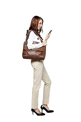 포토 JPG 스튜디오촬영 전신 서양인 외국인 백인 모델 해외기획촬영 우먼라이프 라이프스타일 긴머리 응시 여자 2011년태국 패션 구두 포즈 가방 통신 모션 모바일 무선통신 실내 한명 서기 미소 웃음 들기 누끼 사람 20대 성인 라이프 옆모습 스마트폰 스카프 통신기기 가을 하이힐 전화기 매기 통화 여자만 여자한명만 성인여자만 청년만 청년여자만 성인한명만 청년여자한명만 성인여자한명만 성인만 국내포토 1 헤어스타일 시선 잡화 계절 뷰포인트 신발 표정 인종 청년 내부 생활 핸드폰 스마트기기 목도리 기계 여성화 파일형식