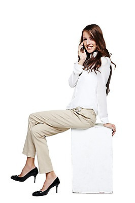 포토 JPG 스튜디오촬영 전신 서양인 외국인 백인 모델 해외기획촬영 우먼라이프 라이프스타일 긴머리 여자 2011년태국 패션 여유 구두 포즈 통신 모바일 휴식 실내 한명 웃음 들기 누끼 사람 앉기 20대 성인 라이프 스마트폰 스카프 가을 하이힐 전화기 통화 여자만 여자한명만 성인여자만 청년만 청년여자만 성인한명만 청년여자한명만 성인여자한명만 성인만 국내포토 1 헤어스타일 계절 감정 신발 컨셉 모션 표정 인종 청년 내부 생활 핸드폰 스마트기기 목도리 여성화 파일형식