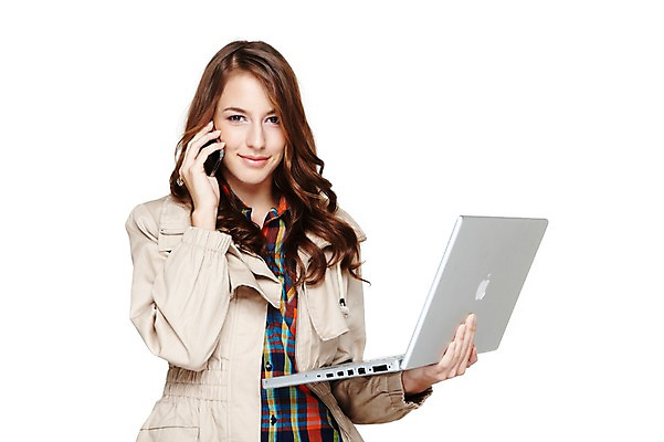 포토 JPG 스튜디오촬영 서양인 외국인 백인 모델 해외기획촬영 우먼라이프 라이프스타일 긴머리 여자 2011년태국 패션 포즈 남방 통신 모션 모바일 무선통신 실내 한명 서기 미소 웃음 들기 누끼 사람 상반신 20대 성인 라이프 앞모습 노트북 스마트폰 컴퓨터 통신기기 재킷 코트 가을 트렌치코트 전화기 통화 여자만 여자한명만 성인여자만 청년만 청년여자만 성인한명만 청년여자한명만 성인여자한명만 성인만 국내포토 1 헤어스타일 계절 뷰포인트 셔츠 표정 인종 청년 내부 생활 전자제품 핸드폰 스마트기기 기계 외투 파일형식